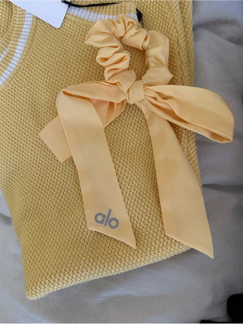 ALO Yoga Butter Yellow Scrunchie Brand new!